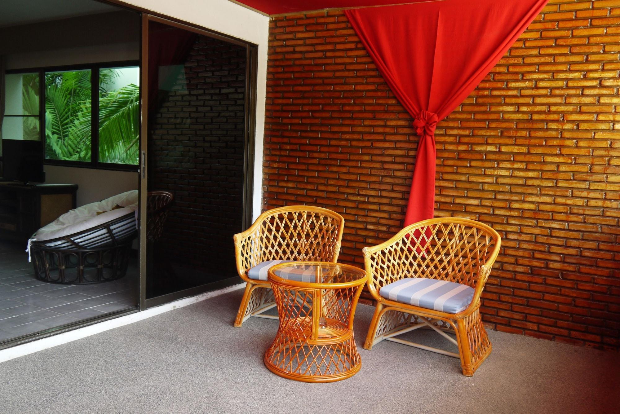 Surin Sweet Hotel エクステリア 写真