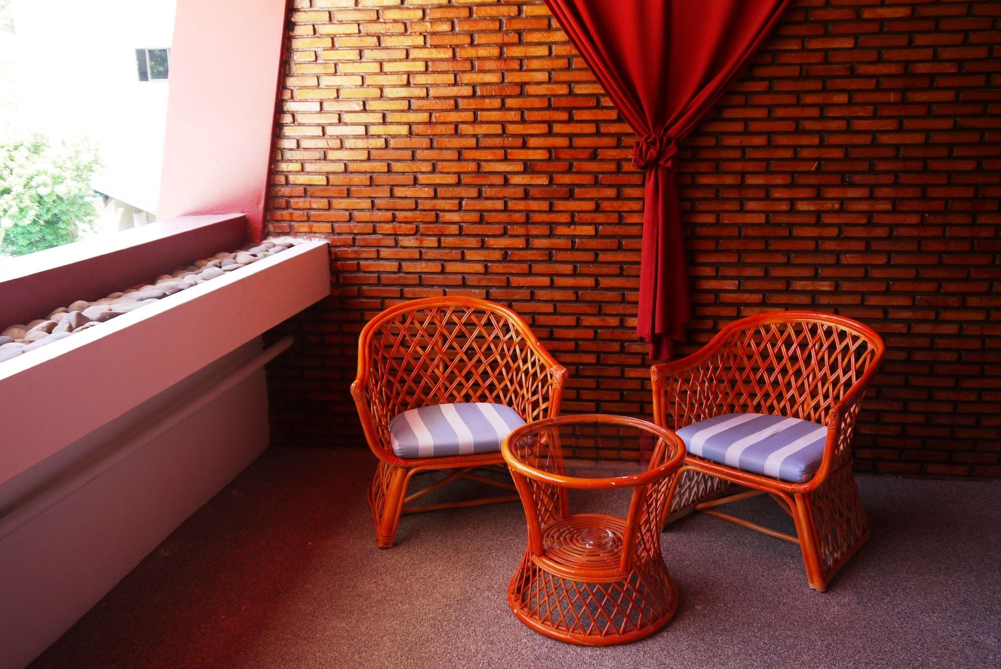Surin Sweet Hotel エクステリア 写真