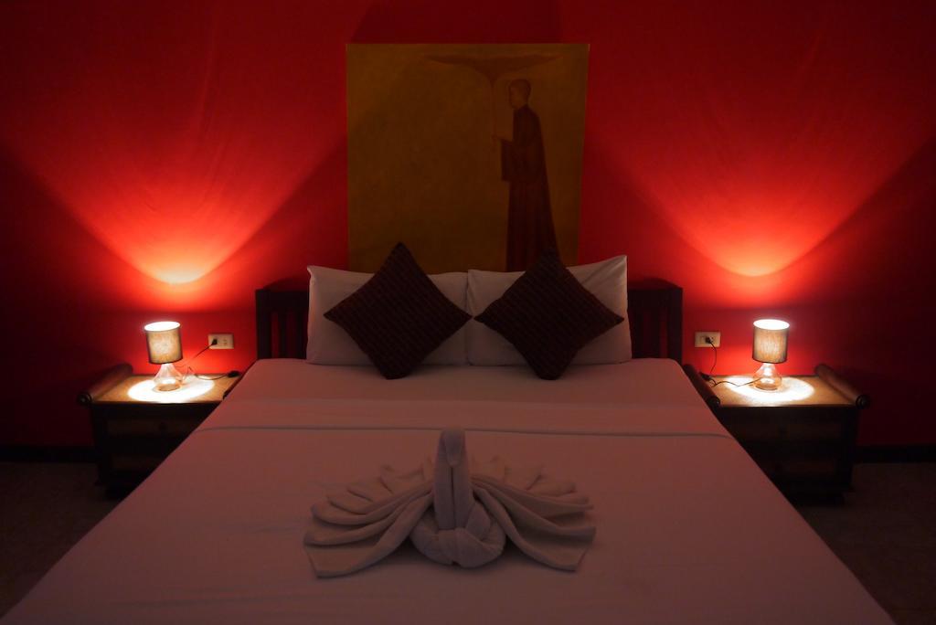 Surin Sweet Hotel エクステリア 写真