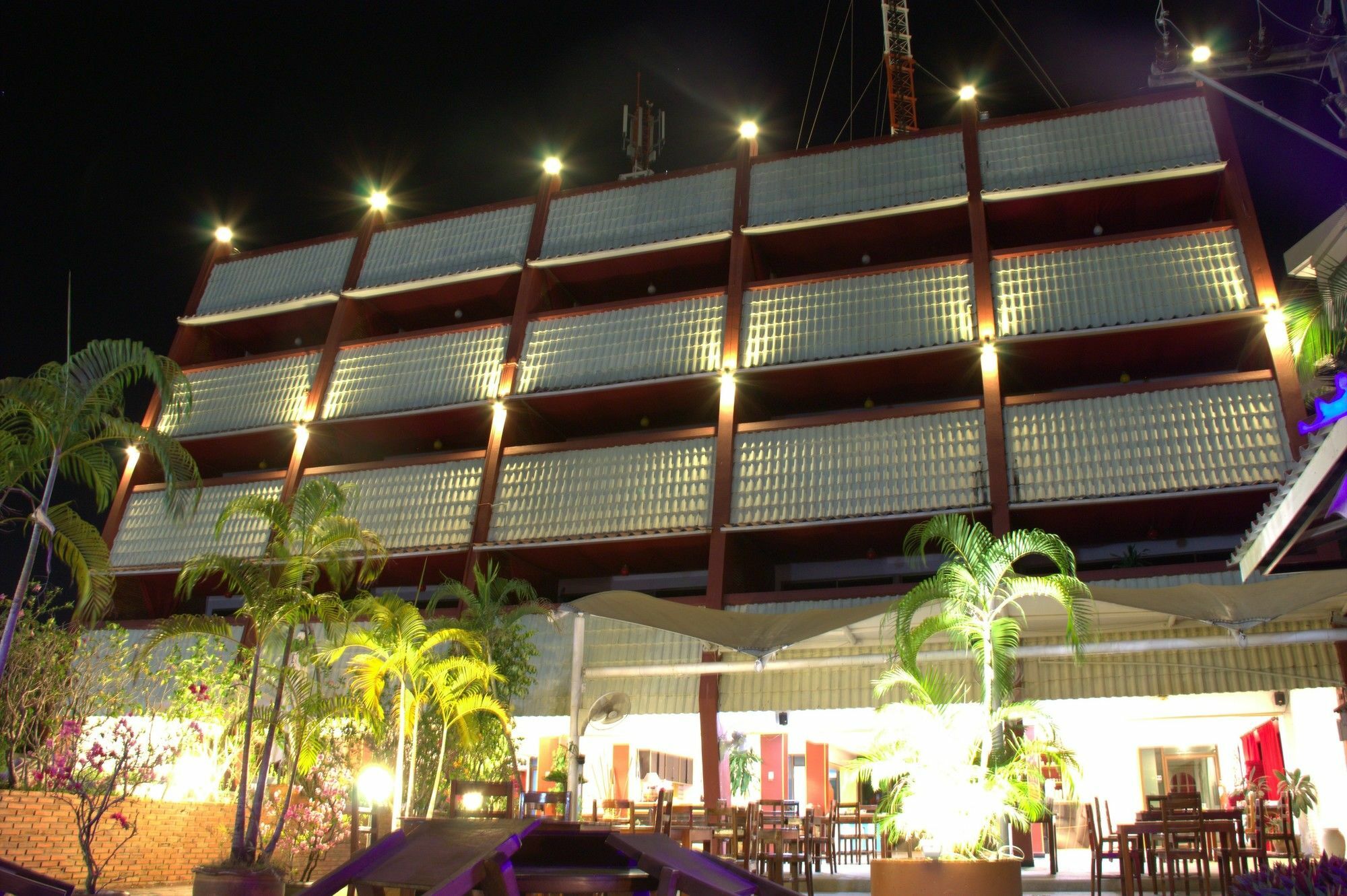 Surin Sweet Hotel エクステリア 写真