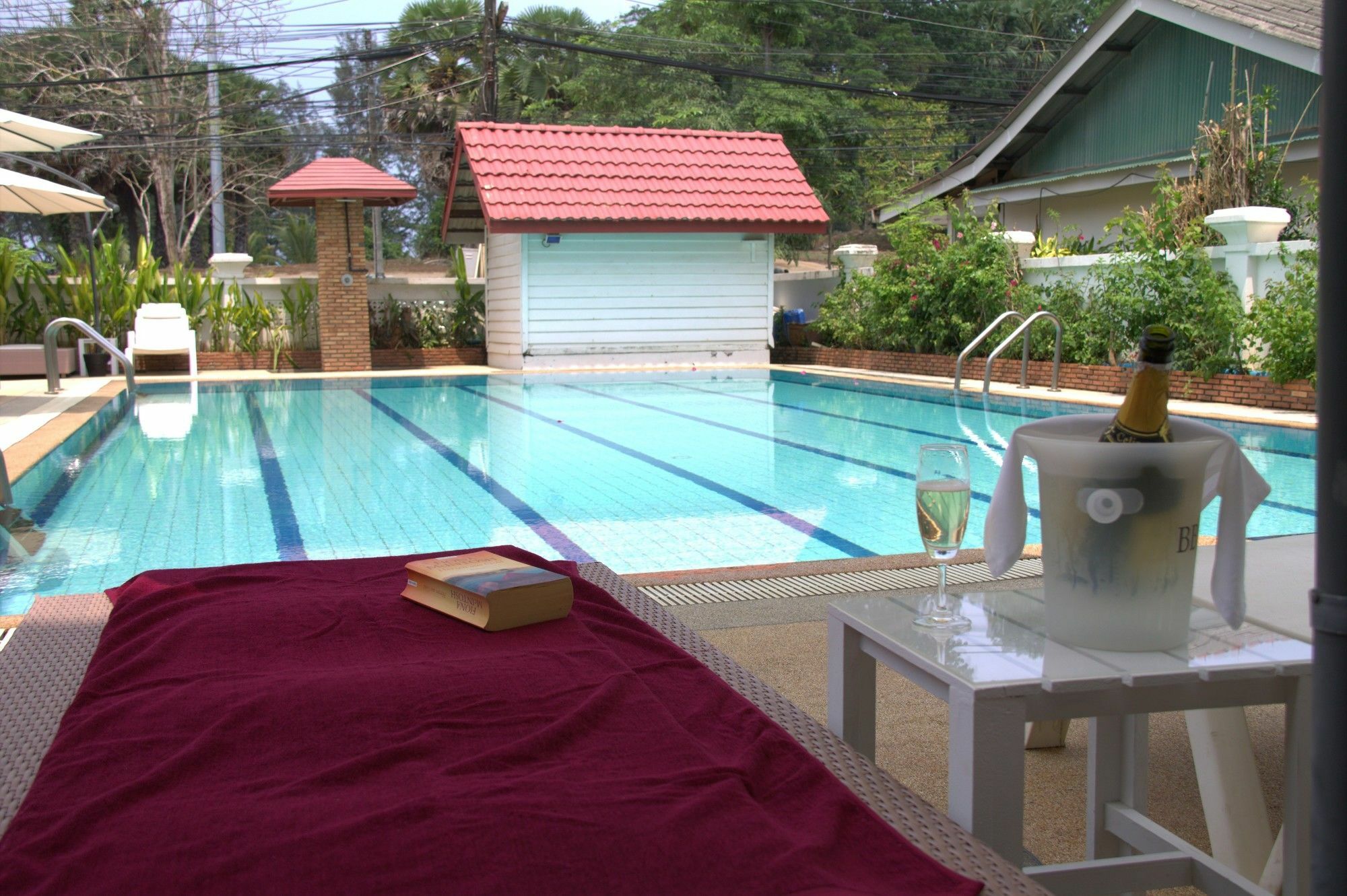 Surin Sweet Hotel エクステリア 写真